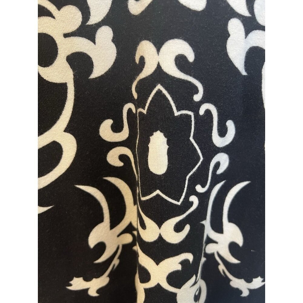 Red Brand Women’s XL Black White Knit Damask Top Sweater Stretch NWT - Picture 4 of 9